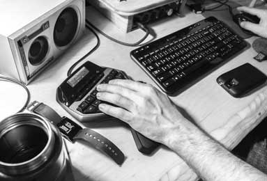 海港禁区混战李扬抽射破门被判越位，5-1比分险成现实