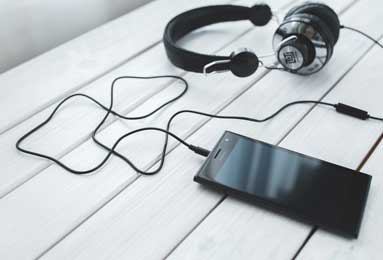 海港禁区混战李扬抽射破门被判越位，5-1比分险成现实