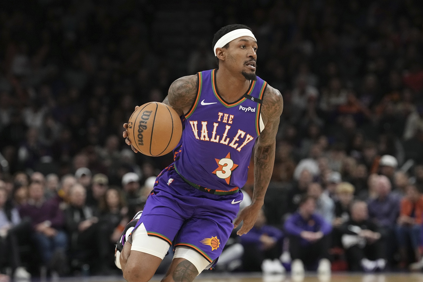 名记：太阳&amp;热火探索了比尔交易但谈判破裂 买断的可能性越来越大