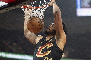 华体会体育官网-贾勒特-阿伦第4次以90+%命中率砍25+15板 历史上仅次于张伯伦